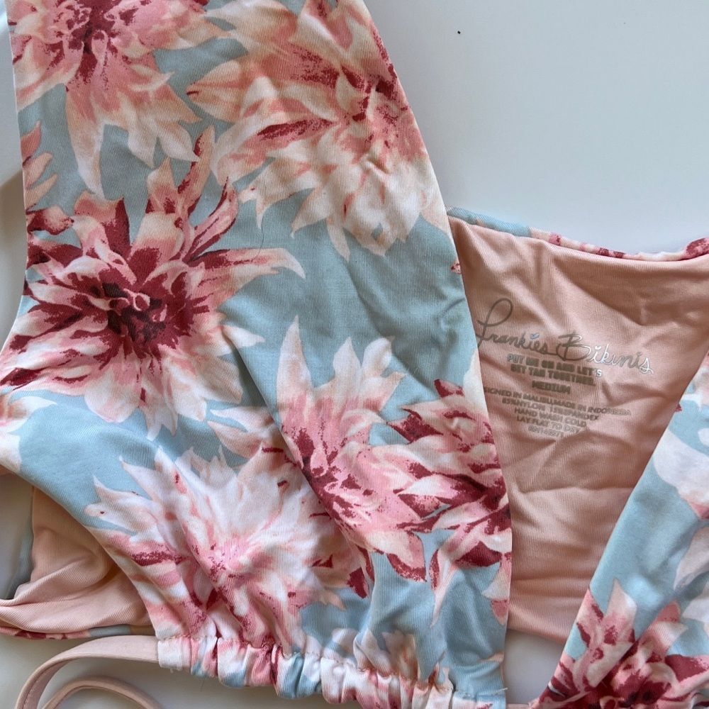 Frankie's Bikinis‎ Floral Bikini Top - Picture 3 of 6